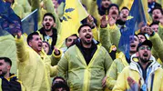 Fenerbahçe Tribünde Kazandı, Kasayı Doldurdu! Yağmurluk Hamlesi Olay Oldu
