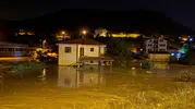 Sakarya’da Sel Alarmı! Aksu Deresi Taştı, Yol Ulaşıma Kapandı