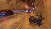İstanbul'da Tehlike Saçan Görüntü! Kaygan Zemin 3 Motosikleti Devrirdi