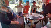 Miniklerin Sürprizi Mahalleyi Duygulandırdı