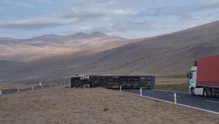 Iğdır-Doğubayazıt Yolunda Tır Dehşeti! Karayolu Trafiğe Kapandı