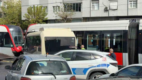 Güngören’de Tramvay Minibüse Çarptı: 4 Yaralı