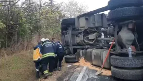 Muratlı’da Kepek Yüklü TIR Devrildi: Yol Trafiğe Kapandı