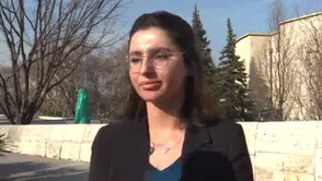 Babasını Roket Saldırısında Kaybetti, Şimdi Mikrofon Başında: Gülay Demir’in Hikâyesi