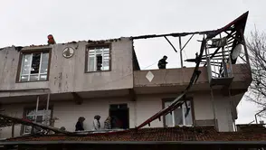 Samsun Vezirköprü’de İki Katlı Evde Yangın: İtfaiye Müdahale Etti