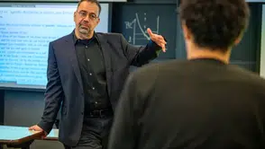 Daron Acemoğlu kimdir, nereli, kaç yaşında, nerede çalışıyor?