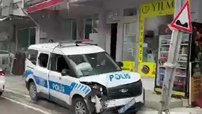 Önce gözaltına alındı, sonra polis aracında taşkınlık çıkardı!