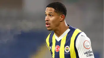 Jayden Oosterwolde Fenerbahçe’de Kalacak mı? Menajeri İstanbul’da