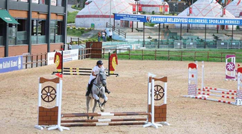 Sahinbey'de Engelli Sporcular İçin Engel Atlama Heyecanı Yaşandı