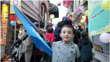 Çocuklar Balat’ta 3 ayları kutladı