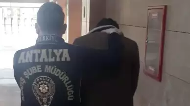 Antalya'da Kendisini MİT Görevlisi Olarak Tanıtan Dolandırıcı Yakalandı