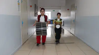 Erzurum’daki İlkokul Öğrencileri Ramazanı Davul ve Manilerle Karşıladı