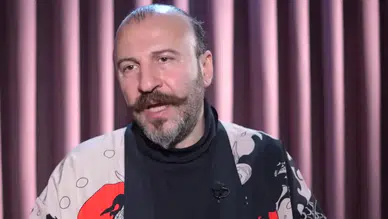 Atilla Özyüksel’in Tarzı ve Hikayesi Zuhal Topal’la Yemekteyiz’de Dikkat Çekiyor