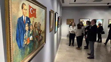 74 Yaşındaki Ressam Perihan Kademlioğlu, Kadınların İç Sesini Tuvale Yansıttı