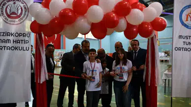 Vezirköprü’de Bilim Rüzgarı! TÜBİTAK 4006 Fuarı Kapılarını Açtı