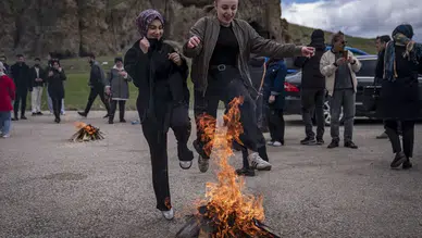 Erzurum’da Hıdırellez Coşkusu Renkli Görüntülere Sahne Oldu