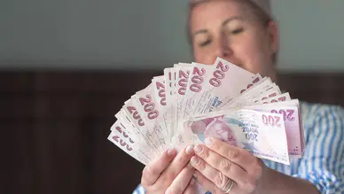 Milyonlarca Emeklinin Beklediği Haber Geldi! Maaşlarda Yeni Dönem