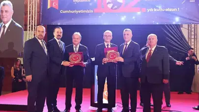Romanya'da görkemli Cumhuriyet Galası