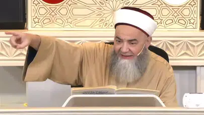 Cübbeli Ahmet Hoca’dan Selefilere Sert Tepki: “Bu Ülkeyi Kime Peşkeş Çekmek İstiyorsunuz?”