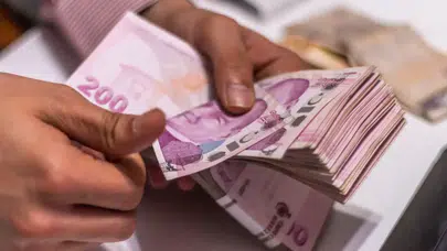 Nihat Zeybekçi'den Emeklilik Yaşı Çıkışı: “Mevcut Sistem Gelecek Nesillere İhanettir”