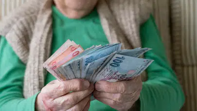 Emekli maaşında yüzde 25 kesinti kimleri etkileyecek? SGK’dan yeni açıklama