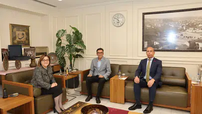 Yenidevir GYY Hamza Mercanoğlu Gaziantep Büyükşehir Belediye Başkanı Fatma Şahin'i ziyaret etti