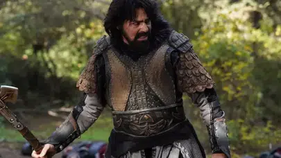 Arka Sokaklar’ın ‘Murat’ı Uğur Pektaş geri döndü! Kuruluş Orhan’daki hali olay oldu: “Hiç yaşlanmamış” yorumlarıyla gündemde