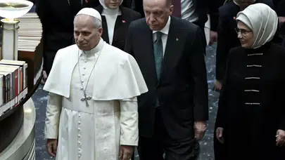 Papa 14. Leo'dan Dünya Sahnesine Mesaj: "Türkiye, Küresel İstikrarın Köprüsüdür"