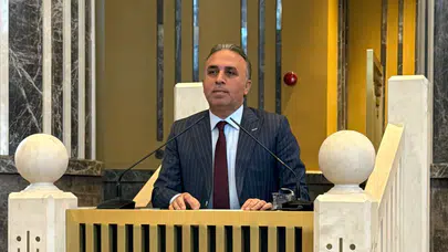 Camideki şair Mehmed Akif