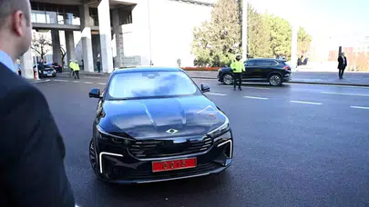 Meclise Togg şovuyla damga vurdu! Bakan Kacır T10F ile geldi, gözler üzerindeydi