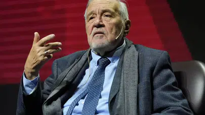 İlber Ortaylı'dan Gençlere Uyarı: “Bilmedikleri Dünyaya Aşıklar, Kurtulamazsınız!”