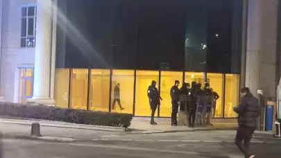 Beykoz Belediye Başkanı gözaltına alındı, suçlamalarıyla ilgili ifade vermek üzere Emniyet'e götürüldü.