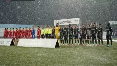 Ümraniyespor ve Sakaryaspor Golsüz Berabere Kaldı - Trendyol 1. Lig 26. Hafta Maçı Analizi