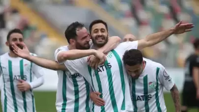 Bursaspor, Şampiyon Kadrodan Tahir Babaoğlu'nu Ayırdı