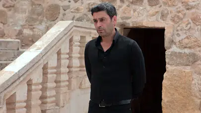 Ozan Akbaba Sürprizi: Yeni Film “Postacı” İçin İmzayı Attı!