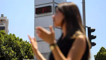 Antalya'da Termometreler Şaşırttı: Neden 48 Dereceyi Gördü, Ne Yapılmalı?