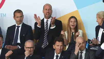 Prenses Charlotte Tribünde Coştu! İngiltere’nin Kupası Kraliyet Sevinciyle Kutlandı