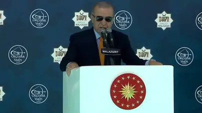 Cumhurbaşkanı Erdoğan’dan Malazgirt’te “Terörsüz Türkiye” Mesajı: “Kılıç kınından çıkarsa kelama yer kalmaz”