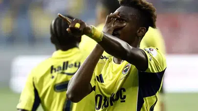 Dorgeles Nene’den Gollü Merhaba! Fenerbahçe Formasıyla Sahneye Çıktı