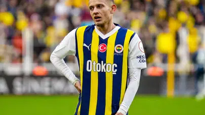 Sebastian Szymanski Fenerbahçe’de kalacak mı? Ayrılık iddiaları gerçek mi?