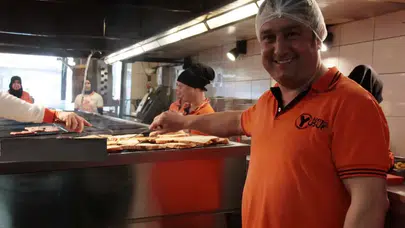 Köfteci Yusuf'tan Tüm Şubelerde Hayvan Yasağı! Sosyal Medya İkiye Bölündü