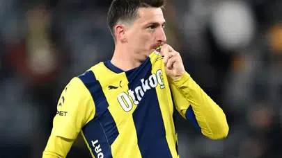 Mert Hakan Yandaş ne zaman sahalara dönecek? Sakatlığıyla ilgili son durumu canlı yayında açıkladı