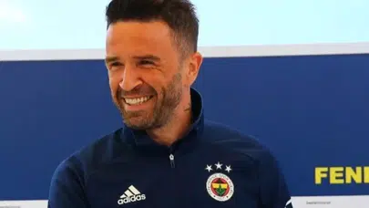 Fenerbahçe’de Gökhan Gönül Sürprizi! Efsane İsim Kulübe Geri Döndü