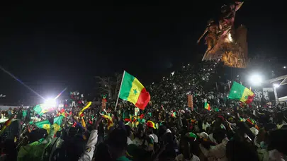 Senegal’in Zaferi Tüm Ülkeyi Ayağa Kaldırdı! Final Düdüğüyle Sokaklar Bayram Yerine Döndü