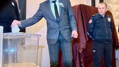 Hakan Şimşek kimdir? Kaç yaşında? Nereli? Hangi partiden?