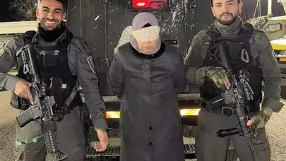 İsrail Askerlerinden Skandal Poz! Yahya Ayyaş'ın Eşi Gözaltına Alındı, Gözleri Bağlı Fotoğraf Olay Yarattı