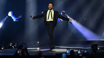 Tarkan Dediğini Yaptı: İstanbul’u Yine Aşkla Doldurdu! Konserde Neler Oldu?