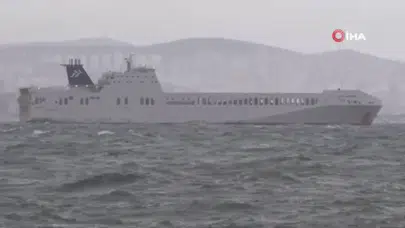İstanbul Boğazı’nda Şiddetli Rüzgar: Gemiler Zor Anlar Yaşadı