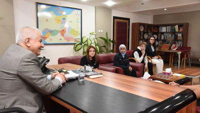 İl Milli Eğitim Müdürü Filistinli Öğrencilerle Bir Araya Geldi