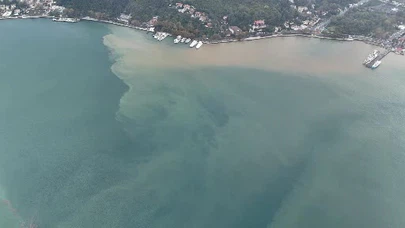 İstanbul’da Sağanak Sonrası Şaşırtan Manzara: Boğazın Rengi Değişti